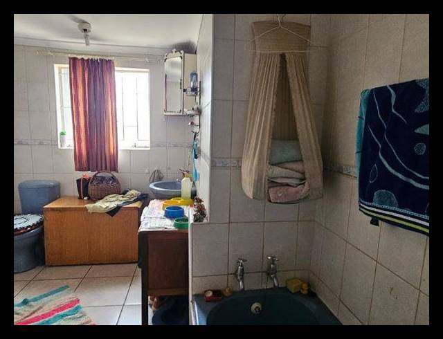 4 BEDROOM HOUSE FOR SALE IN BONAERO PARK